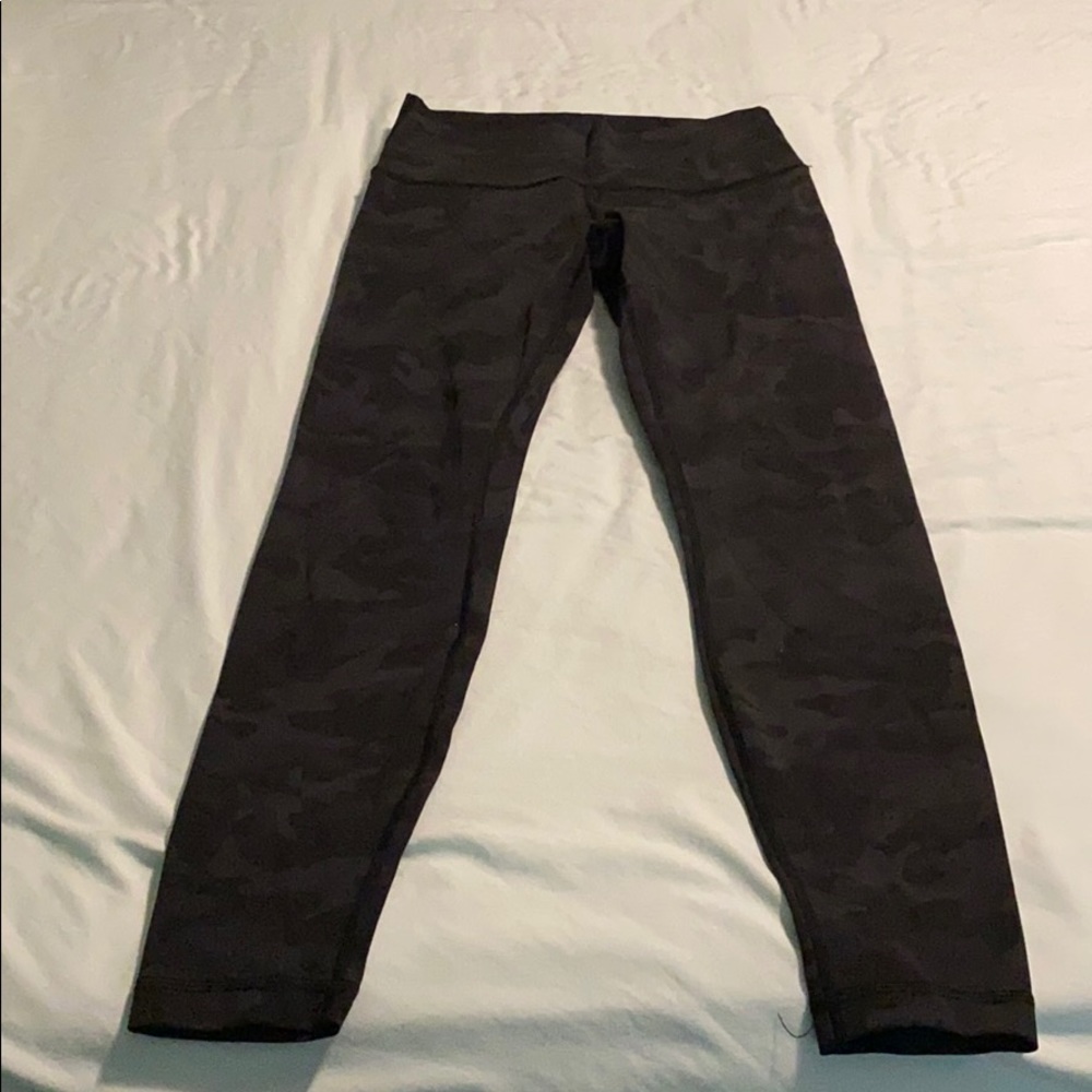 Lululemon align black camo 28” size 8
